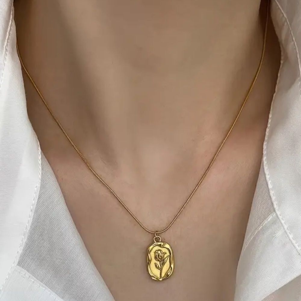 18k Gold Plated Rose 🌹 Charm Necklace